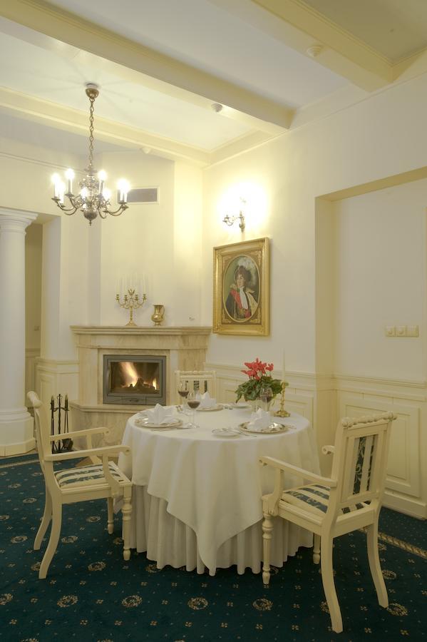 Hotel "Zajazd Napoleonski" Warsaw Luaran gambar