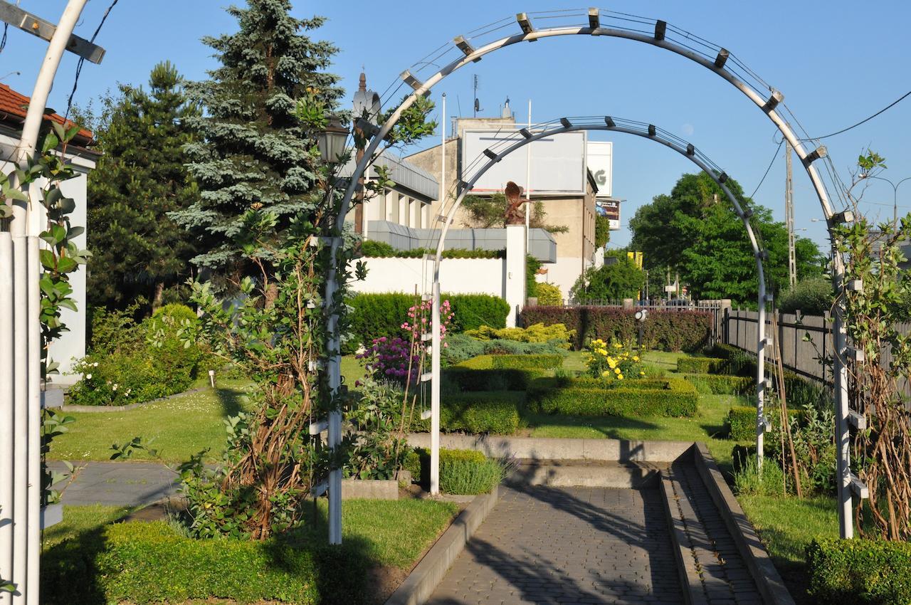Hotel "Zajazd Napoleonski" Warsaw Luaran gambar